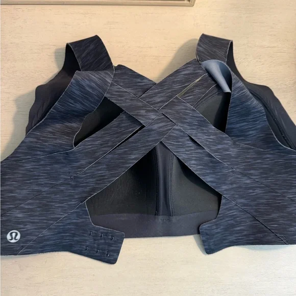 Lululemon Athletica Enlite Charcoal Cross-Back Sports Bra - Picture 4 of 5